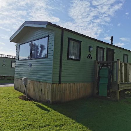 Woofles Luxury Caravan At Knaresborough Lido Bagian luar foto