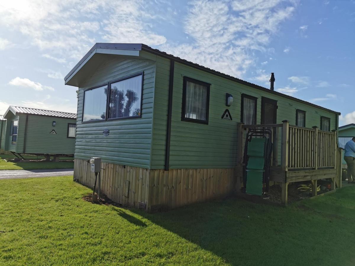 Woofles Luxury Caravan At Knaresborough Lido Bagian luar foto