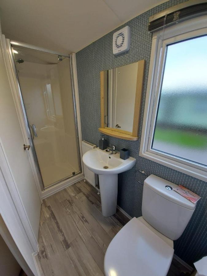 Woofles Luxury Caravan At Knaresborough Lido Bagian luar foto