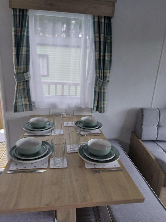 Woofles Luxury Caravan At Knaresborough Lido Bagian luar foto