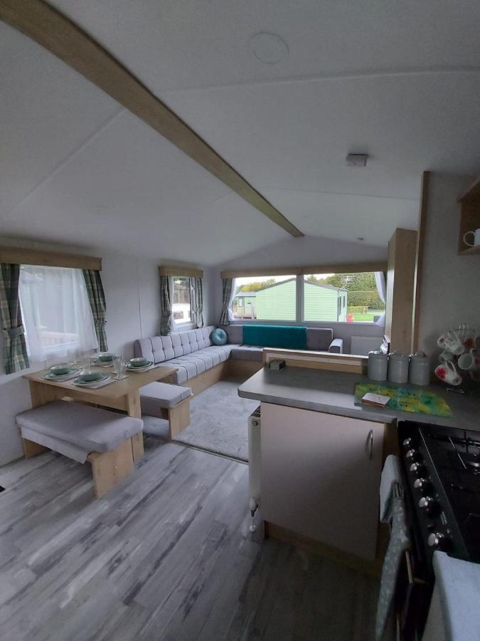 Woofles Luxury Caravan At Knaresborough Lido Bagian luar foto