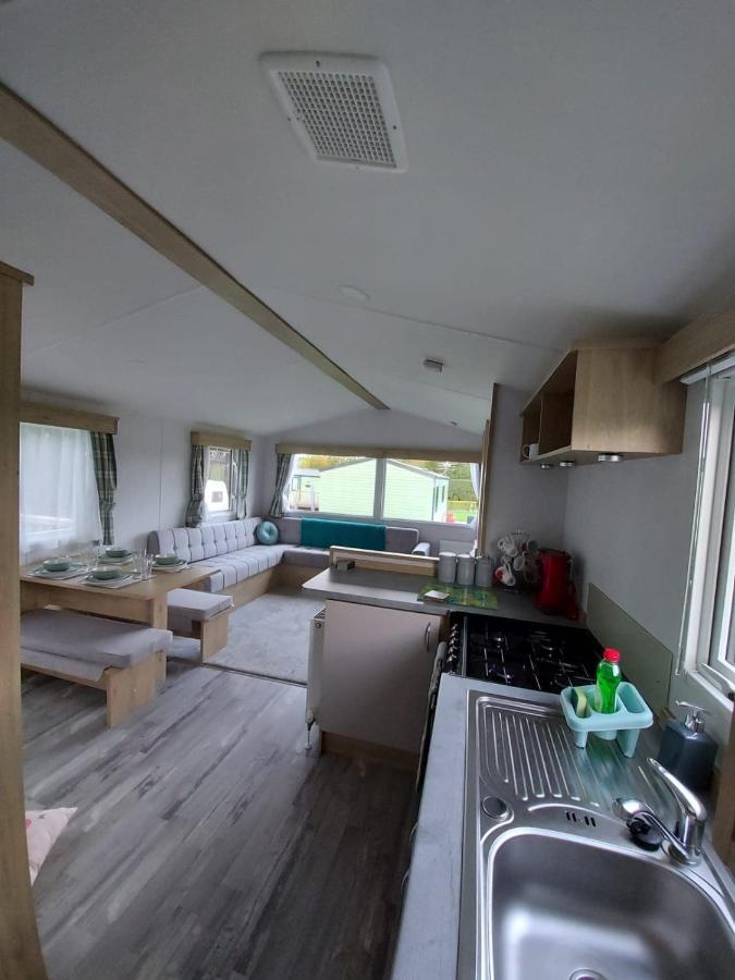 Woofles Luxury Caravan At Knaresborough Lido Bagian luar foto