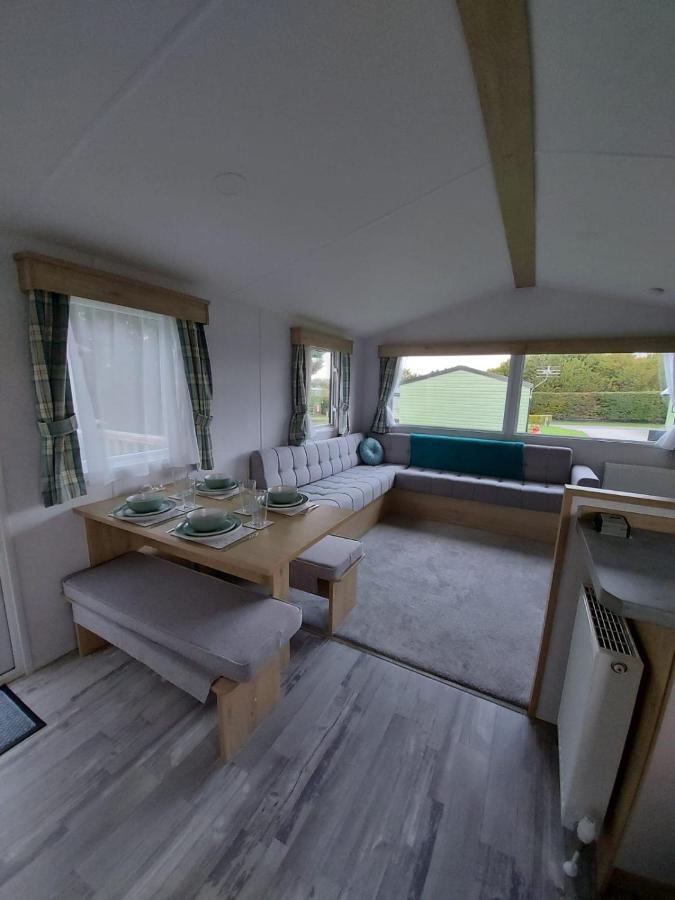Woofles Luxury Caravan At Knaresborough Lido Bagian luar foto